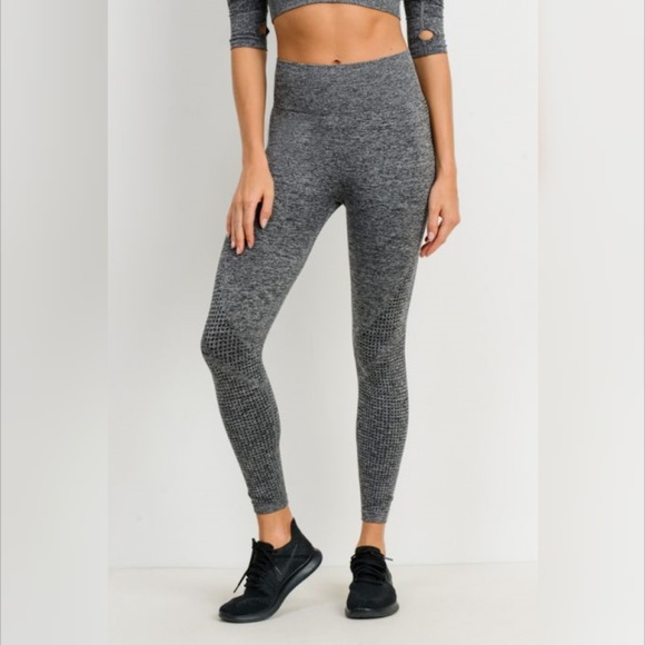 Mono B / Leggings Hut Pants - Dot Textured Seamless Highwaist Leggings